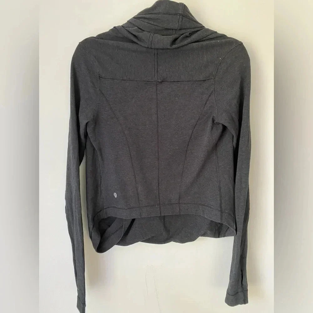 Lululemon Sweater Women’s 4 Iconic Wrap Gray